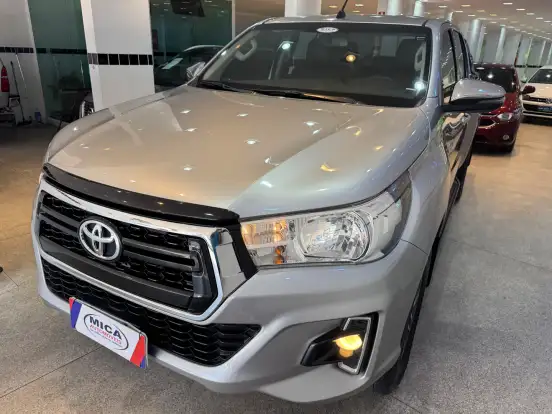 TOYOTA-HILUX-2018