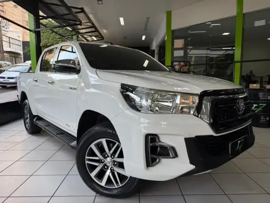 TOYOTA-HILUX-2018