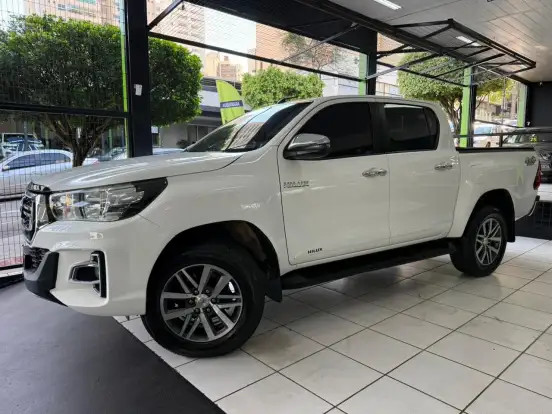 TOYOTA-HILUX-2018