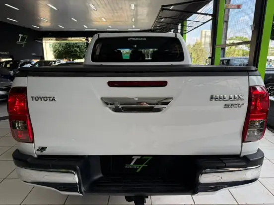 TOYOTA-HILUX-2018