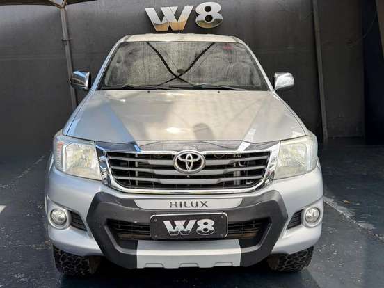 TOYOTA-HILUX-2015