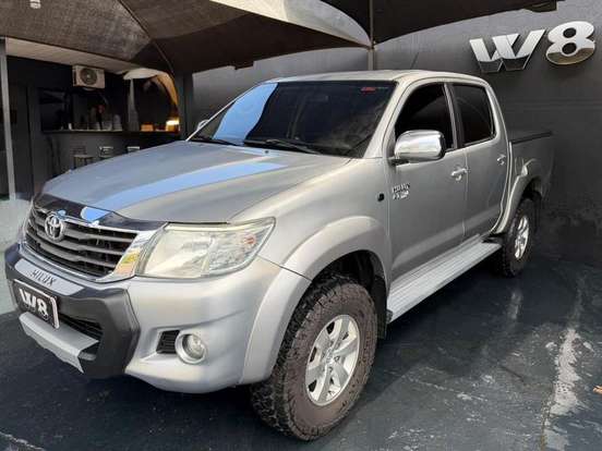 TOYOTA-HILUX-2015