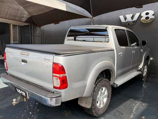 TOYOTA-HILUX-2015