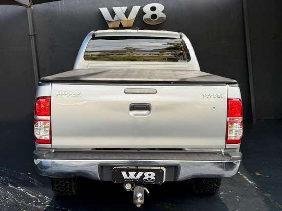 TOYOTA-HILUX-2015