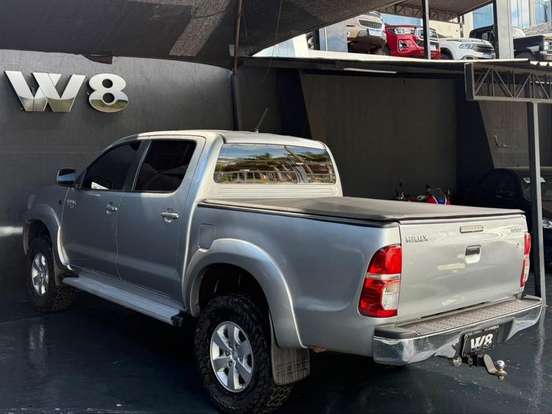 TOYOTA-HILUX-2.7 SR 4X2 CD 16V FLEX 4P AUTOMÁTICO TOYOTA-HILUX-2015
