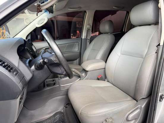 TOYOTA-HILUX-2.7 SR 4X2 CD 16V FLEX 4P AUTOMÁTICO TOYOTA-HILUX-2015