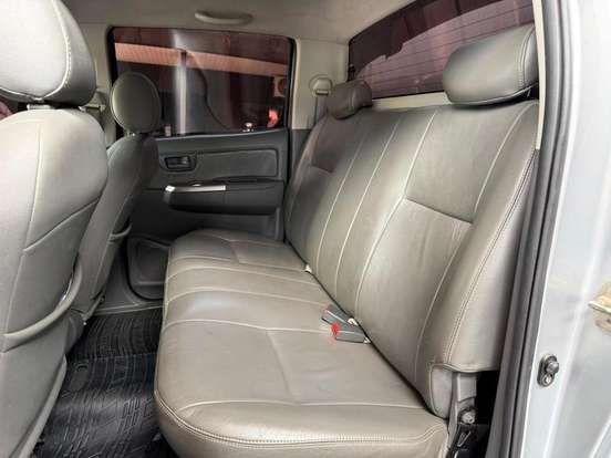 TOYOTA-HILUX-2015