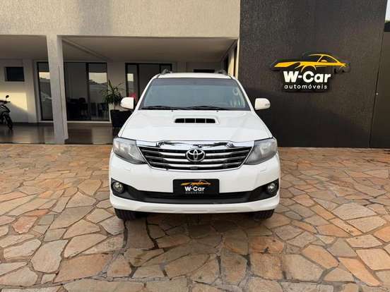 TOYOTA-HILUX-2.7 SR 4X2 CD 16V FLEX 4P AUTOMÁTICO TOYOTA-HILUX-2014