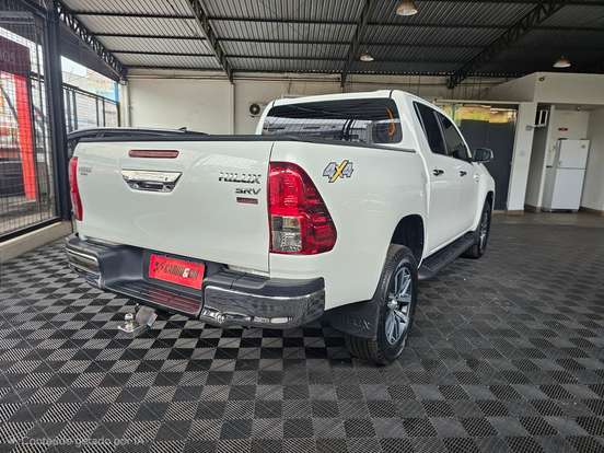 TOYOTA-HILUX-2019