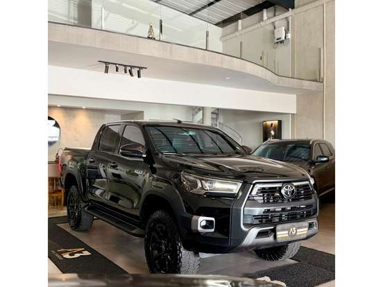 TOYOTA-HILUX-2.8 D-4D TURBO DIESEL CD CONQUEST 4X4 AUTOMÁTICO TOYOTA-HILUX-2023