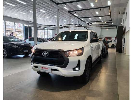 TOYOTA-HILUX-2025