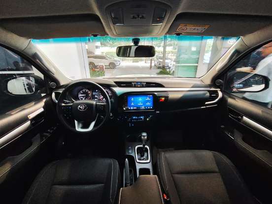 TOYOTA-HILUX-2025