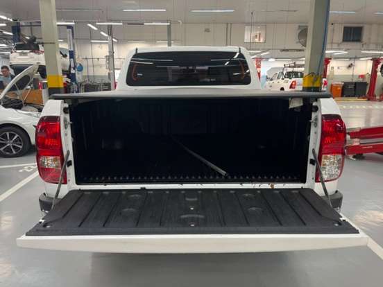 TOYOTA-HILUX-2024