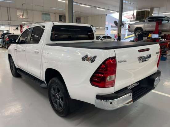 TOYOTA-HILUX-2024