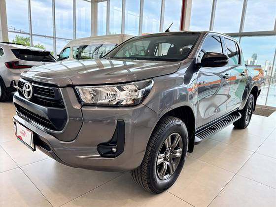 TOYOTA HILUX 2.8 D-4D TURBO DIESEL CD SR 4X4 AUTOMÁTICO