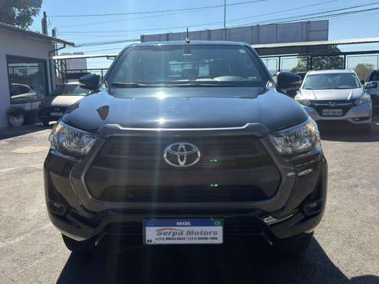 TOYOTA-HILUX-2.8 D-4D TURBO DIESEL CD SR 4X4 AUTOMÁTICO TOYOTA-HILUX-2021