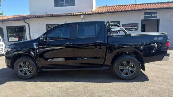TOYOTA-HILUX-2021