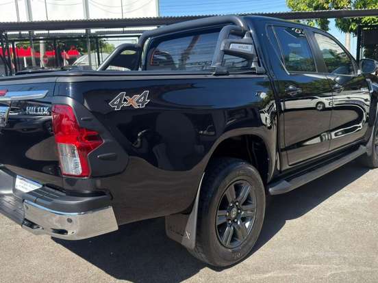 TOYOTA-HILUX-2.8 D-4D TURBO DIESEL CD SR 4X4 AUTOMÁTICO TOYOTA-HILUX-2021