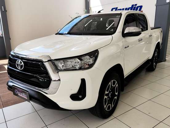 TOYOTA-HILUX-2.8 D-4D TURBO DIESEL CD SRV 4X4 AUTOMÁTICO TOYOTA-HILUX-2022