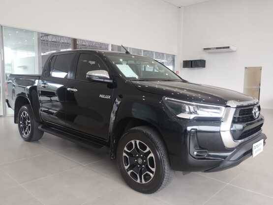 TOYOTA HILUX 2.8 D-4D TURBO DIESEL CD SRV 4X4 AUTOMÁTICO
