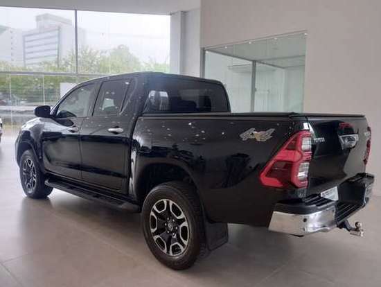 TOYOTA-HILUX-2024