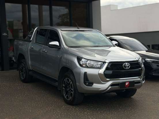 TOYOTA-HILUX-2021
