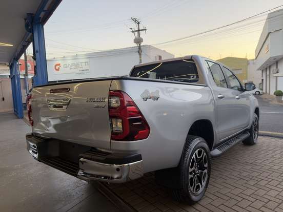 TOYOTA-HILUX-2.8 D-4D TURBO DIESEL CD SRV 4X4 AUTOMÁTICO TOYOTA-HILUX-2026