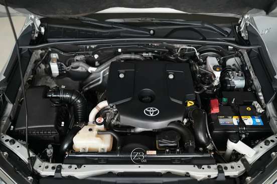 TOYOTA-HILUX-2.8 D-4D TURBO DIESEL CD SRX 4X4 AUTOMÁTICO TOYOTA-HILUX-2020