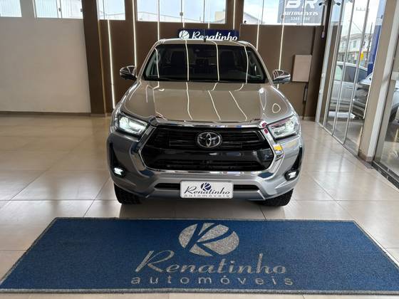 TOYOTA HILUX 2.8 D-4D TURBO DIESEL CD SRX 4X4 AUTOMÁTICO