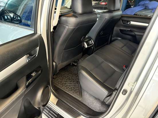 TOYOTA-HILUX-2022