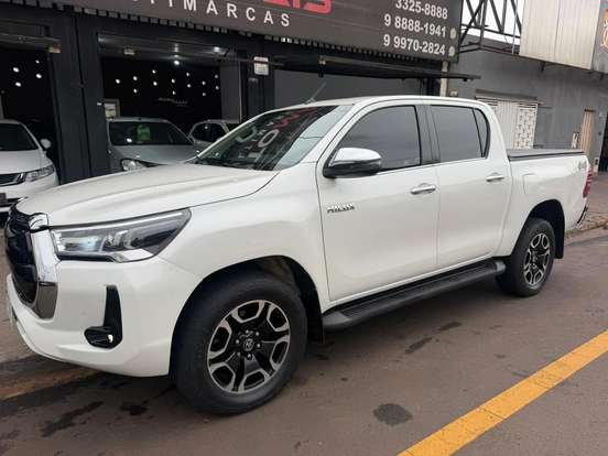 TOYOTA-HILUX-2020