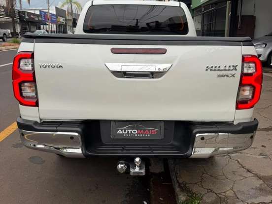 TOYOTA-HILUX-2.8 D-4D TURBO DIESEL CD SRX 4X4 AUTOMÁTICO TOYOTA-HILUX-2020