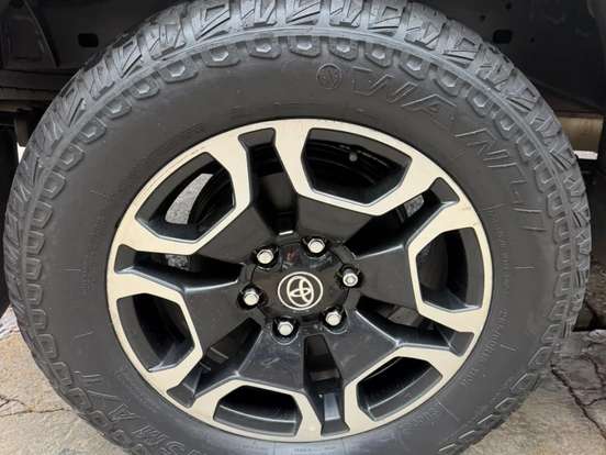 TOYOTA-HILUX-2.8 D-4D TURBO DIESEL CD SRX 4X4 AUTOMÁTICO TOYOTA-HILUX-2020