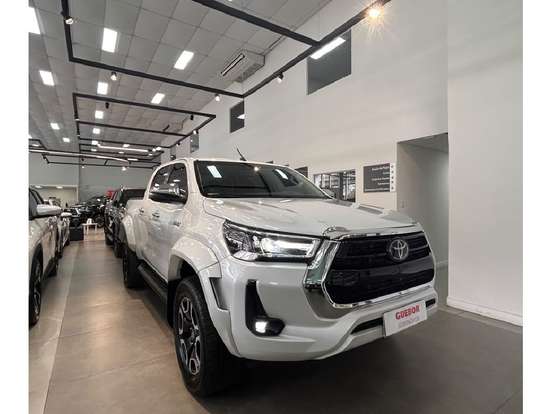 TOYOTA-HILUX-2024