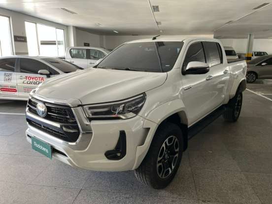 TOYOTA-HILUX-2.8 D-4D TURBO DIESEL CD SRX PLUS 4X4 AUTOMÁTICO TOYOTA-HILUX-2024