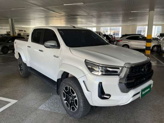 TOYOTA-HILUX-2.8 D-4D TURBO DIESEL CD SRX PLUS 4X4 AUTOMÁTICO TOYOTA-HILUX-2024