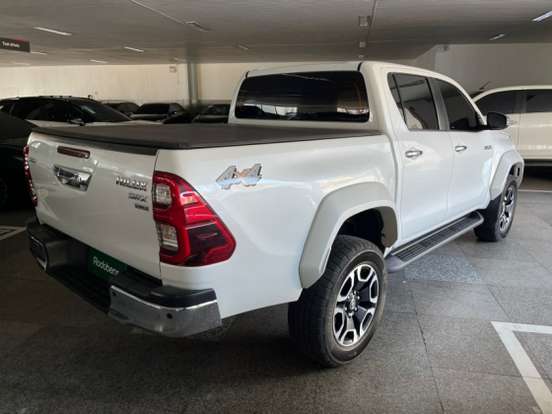 TOYOTA-HILUX-2024