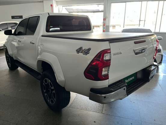 TOYOTA-HILUX-2024