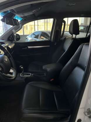 TOYOTA-HILUX-2024