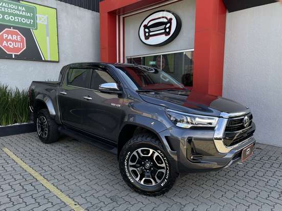 TOYOTA-HILUX-2023