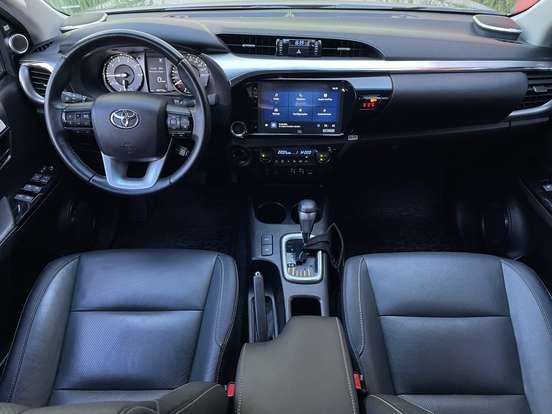 TOYOTA-HILUX-2.8 D-4D TURBO DIESEL CD SRX PLUS 4X4 AUTOMÁTICO TOYOTA-HILUX-2023
