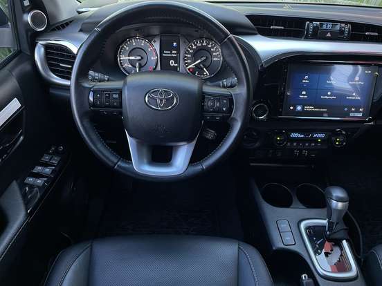 TOYOTA-HILUX-2023