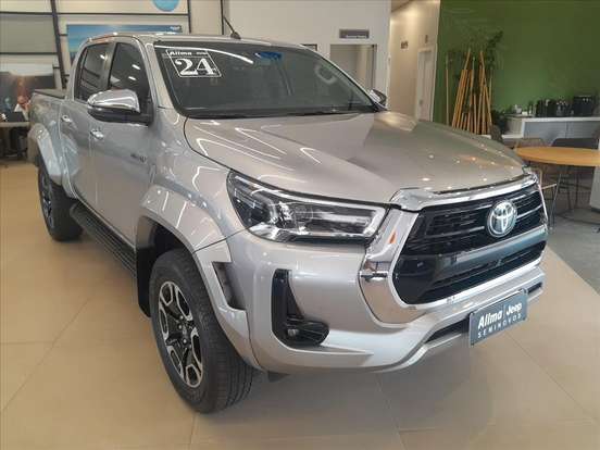 TOYOTA-HILUX-2.8 D-4D TURBO DIESEL CD SRX PLUS 4X4 AUTOMÁTICO TOYOTA-HILUX-2024