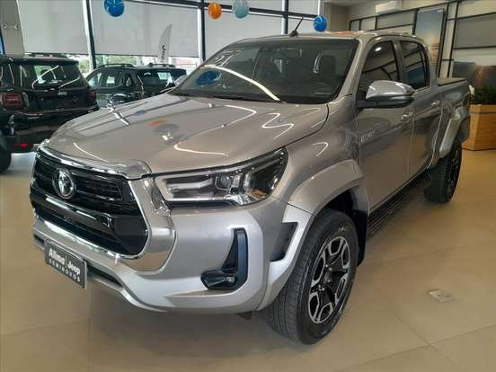 TOYOTA-HILUX-2.8 D-4D TURBO DIESEL CD SRX PLUS 4X4 AUTOMÁTICO TOYOTA-HILUX-2024