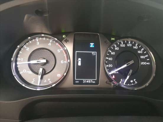 TOYOTA-HILUX-2024