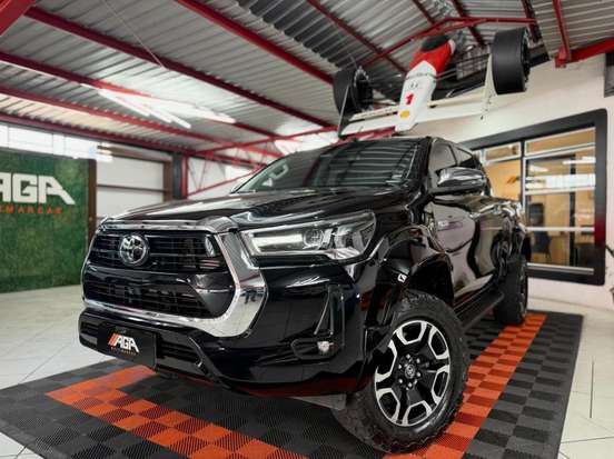 TOYOTA-HILUX-2024