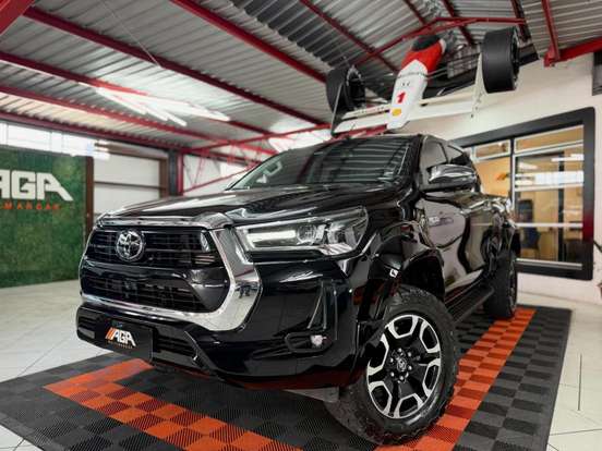 TOYOTA-HILUX-2.8 D-4D TURBO DIESEL CD SRX PLUS 4X4 AUTOMÁTICO TOYOTA-HILUX-2024