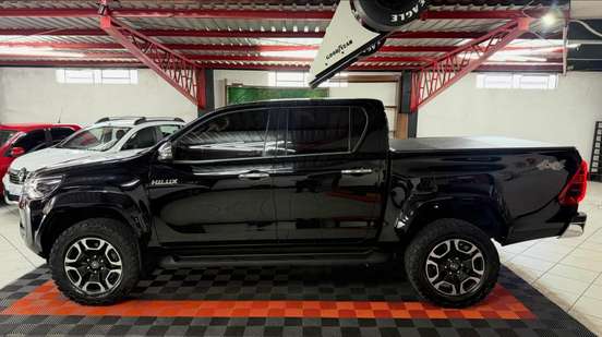 TOYOTA-HILUX-2024