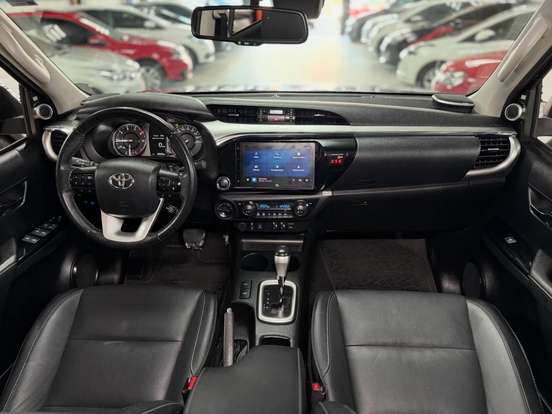 TOYOTA-HILUX-2.8 D-4D TURBO DIESEL CD SRX PLUS 4X4 AUTOMÁTICO TOYOTA-HILUX-2024