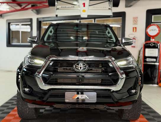 TOYOTA-HILUX-2024